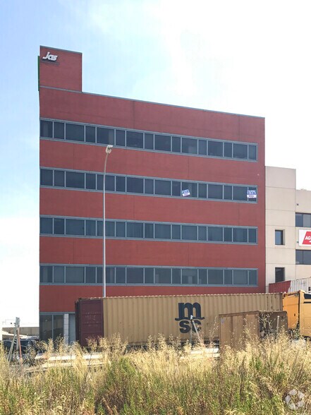 Industriel/Logistique dans Madrid, Madrid à vendre - Photo de l’immeuble – Image 3 sur 5