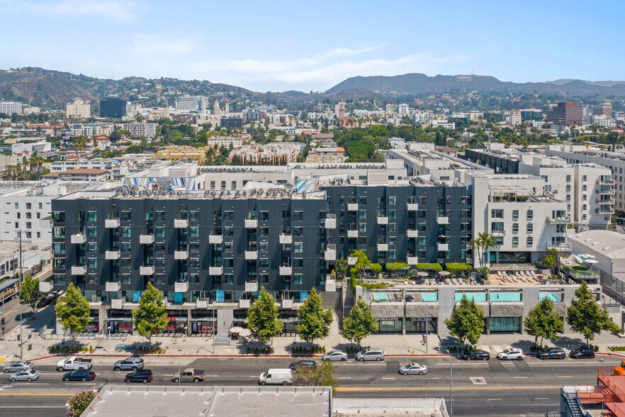 6677 W Santa Monica Blvd, Los Angeles, CA à louer - Photo de l’immeuble – Image 2 sur 3