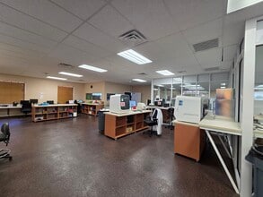 1070-1072 E Brandon Blvd, Brandon, FL à louer Photo intérieure– Image 2 sur 11