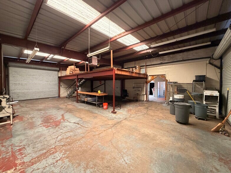 1232 Broadway Ave, Seaside, CA à louer - Photo de l’immeuble – Image 3 sur 16