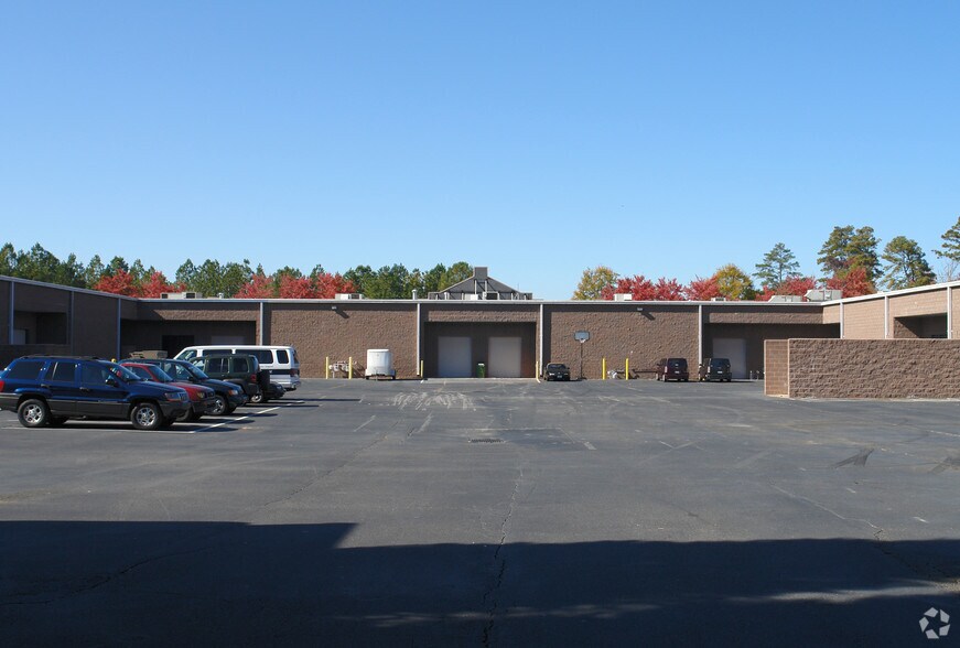 1335 Northmeadow Pky, Roswell, GA à louer - Photo de l’immeuble – Image 3 sur 4