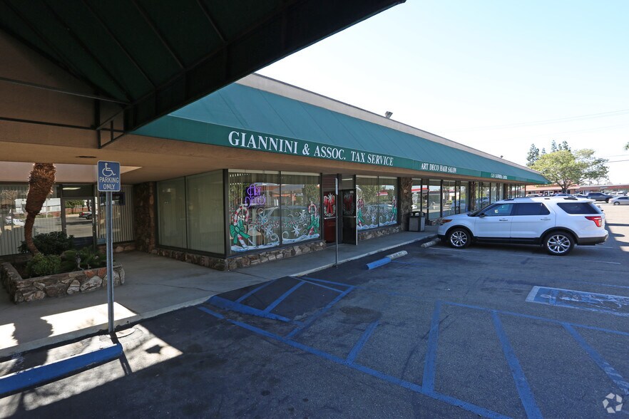 620-648 S Barranca Ave, Covina, CA à louer - Photo principale – Image 1 sur 20