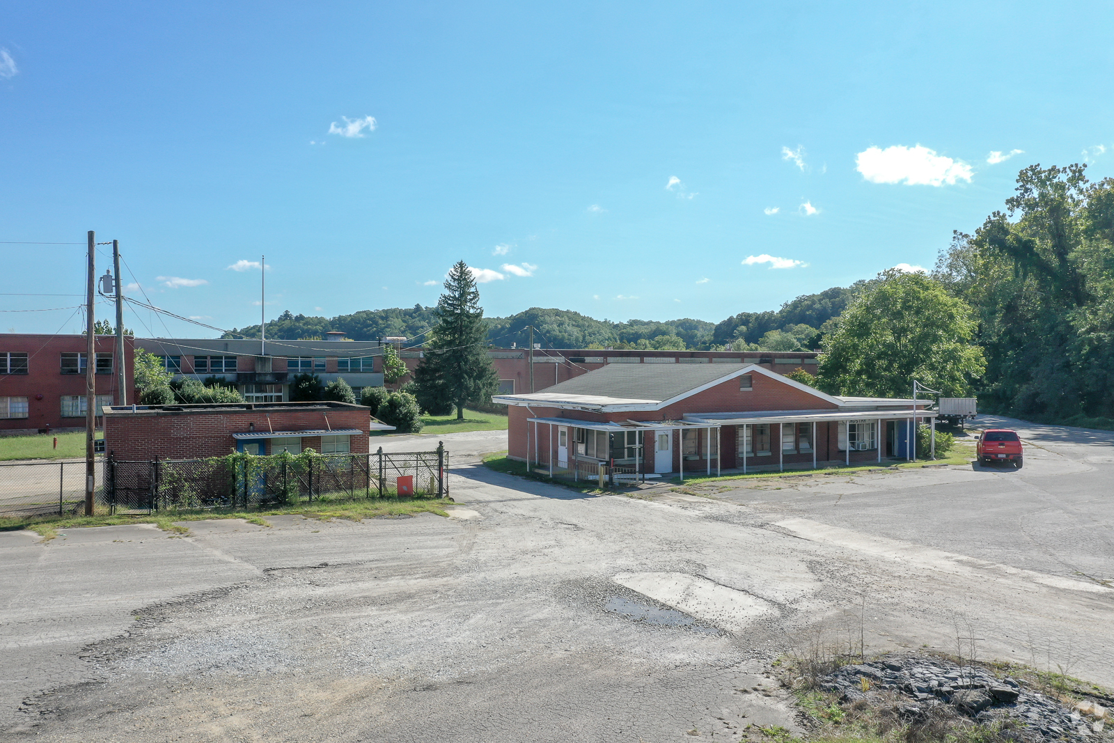 1 Water St, Old Fort, NC à vendre Photo principale– Image 1 sur 31