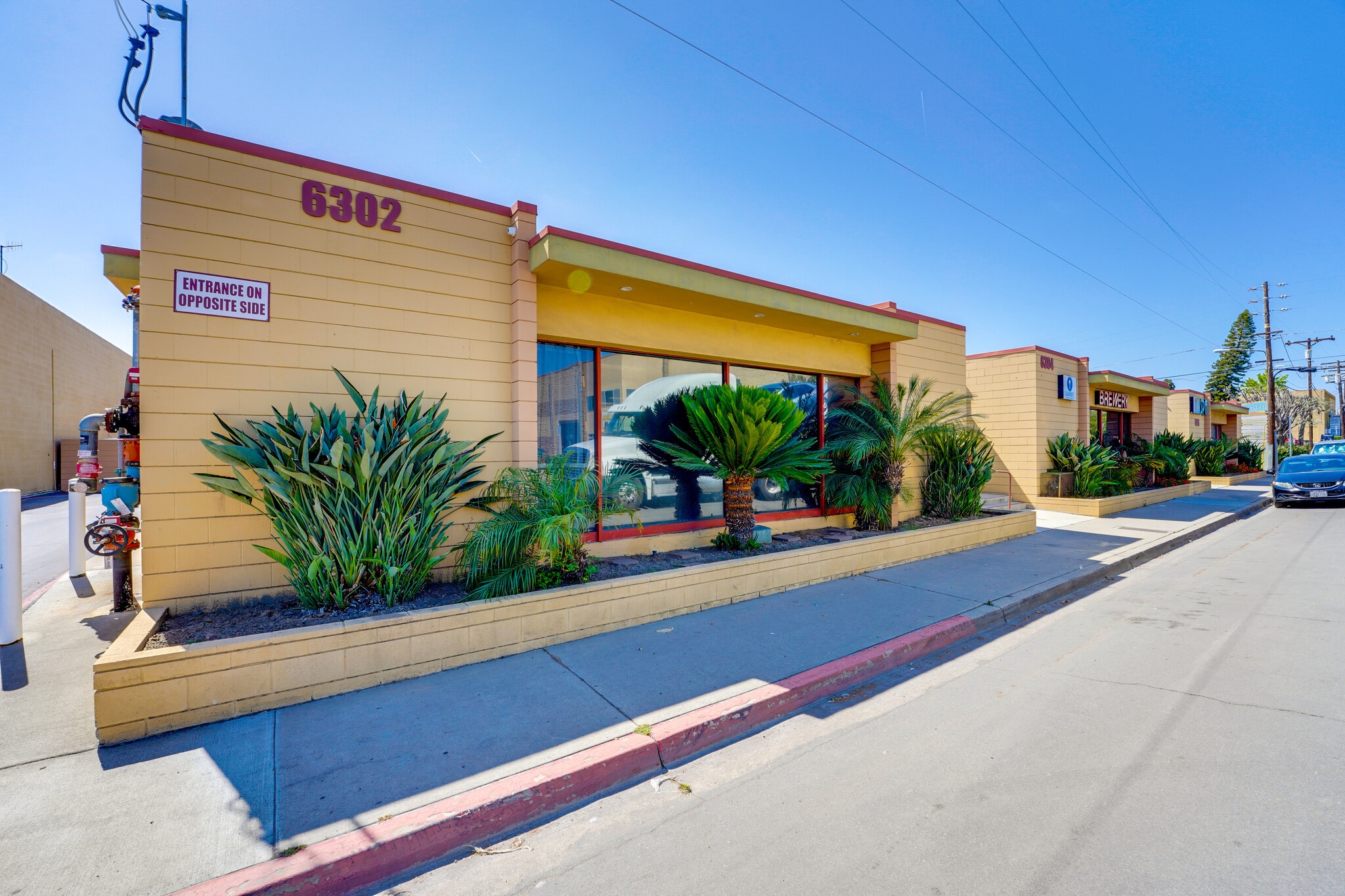 6348-6360 Riverdale St, San Diego, CA à louer Photo de l’immeuble– Image 1 sur 4