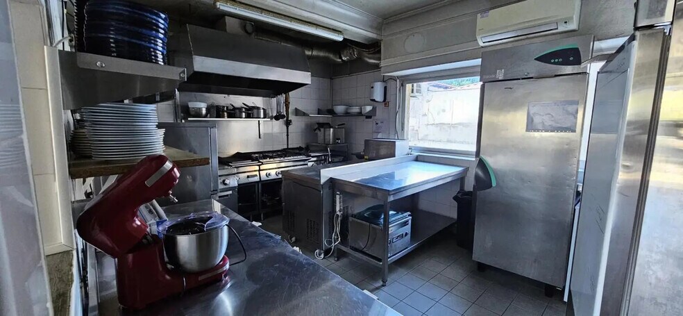 Local commercial dans Saint-Laurent-du-Var à louer - Photo intérieure – Image 3 sur 7