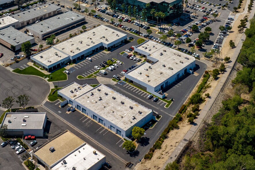 Empire Circle Industrial Park portefeuille de 3 biens à vendre sur LoopNet.fr - Photo de l’immeuble – Image 3 sur 13
