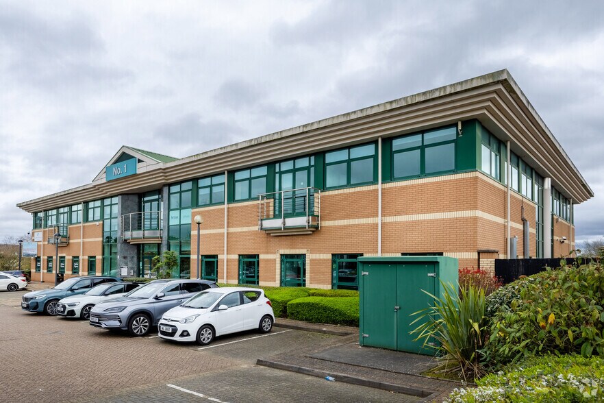 Dudley Rd, Brierley Hill à louer - Photo principale – Image 1 sur 2