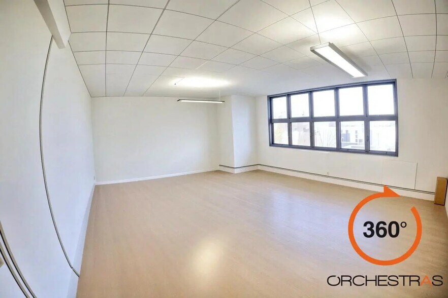 Bureau dans Villiers-sur-Marne à louer - Photo de l’immeuble – Image 2 sur 10