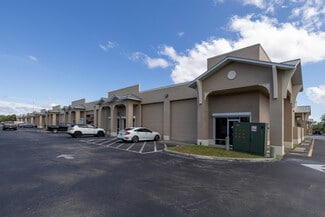 Plus de détails pour 3893 Mannix Dr, Naples, FL - Local d’activités à vendre