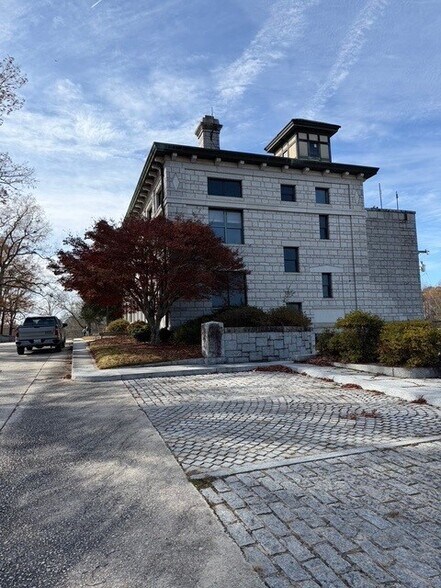 151 Granite Quarry Trl, Mount Airy, NC à louer - Photo de l’immeuble – Image 2 sur 12