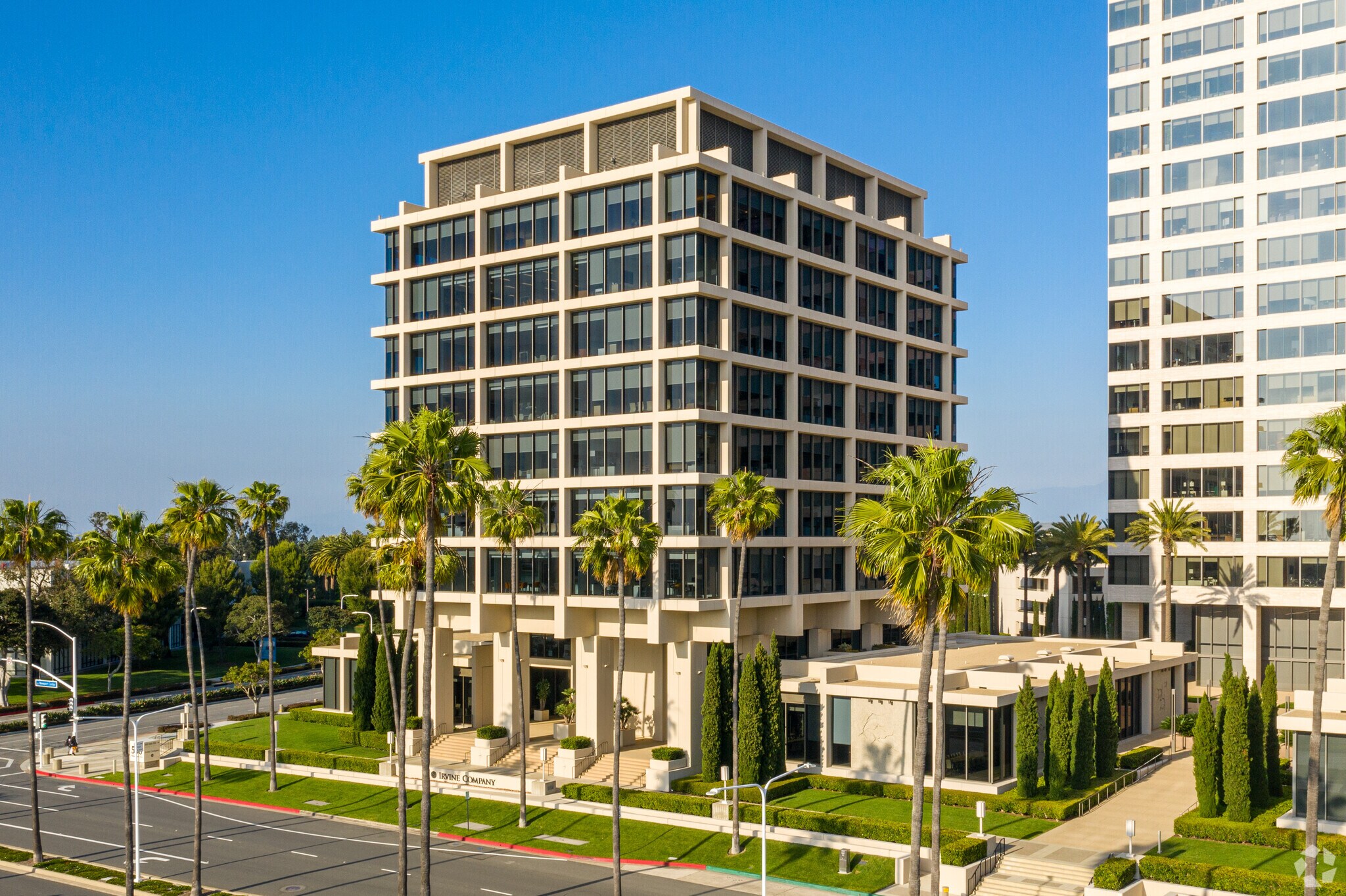 550 Newport Center Dr, Newport Beach, CA à louer Photo principale– Image 1 sur 17