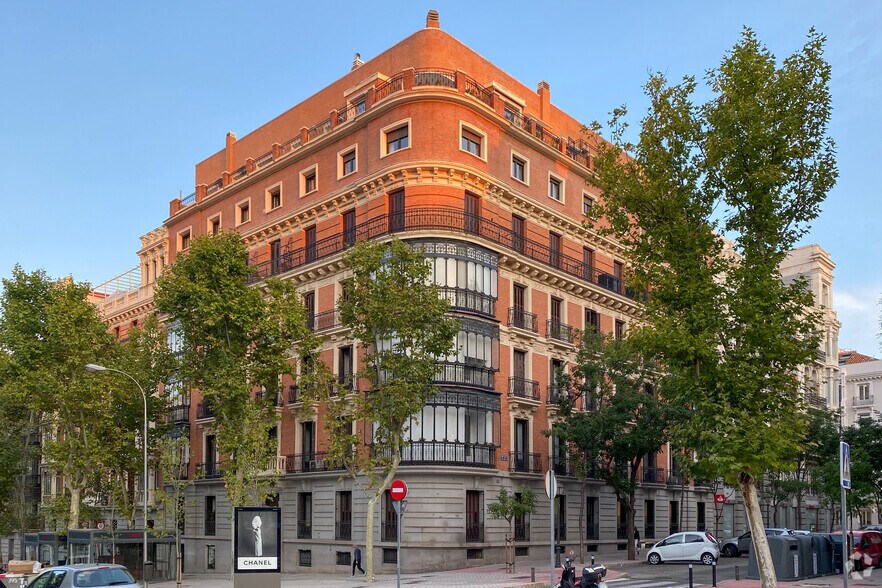 Bureau dans Madrid, Madrid à louer - Photo de l’immeuble – Image 1 sur 2