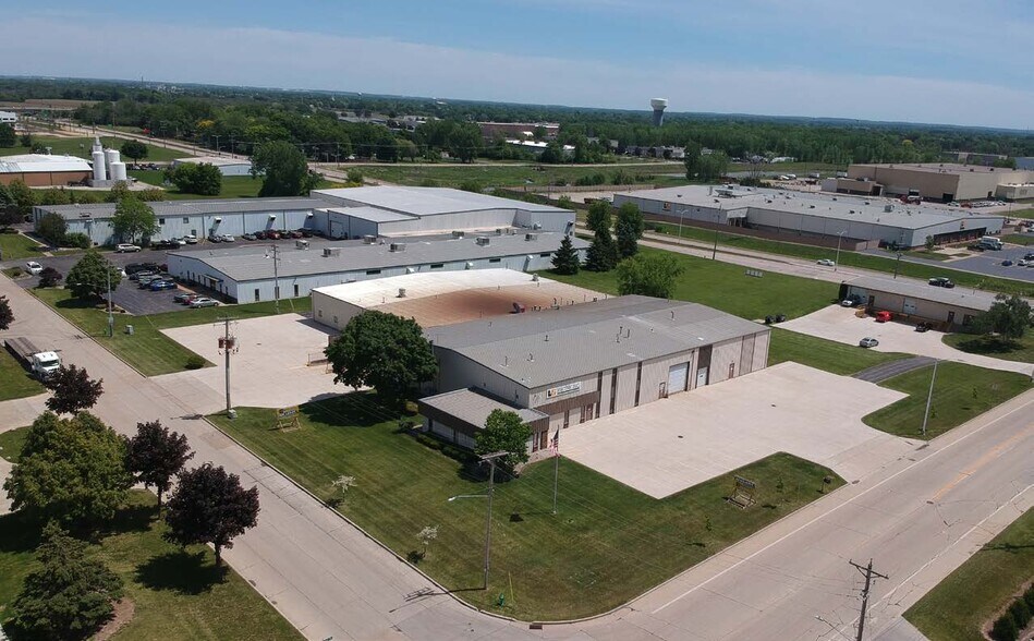 2820 N Roemer Rd, Appleton, WI à louer - Photo de l’immeuble – Image 3 sur 4
