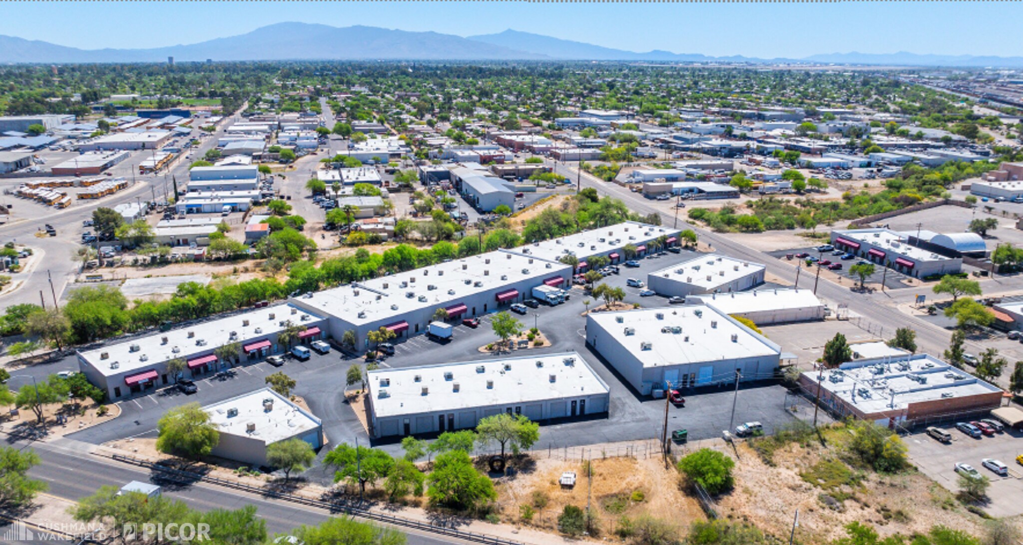 1665-1700 E 18th St, Tucson, AZ à louer Photo principale– Image 1 sur 15