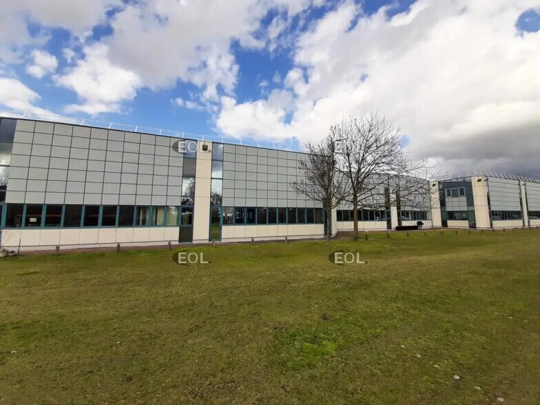 Local d’activités dans Fresnes à louer - Photo de l’immeuble – Image 1 sur 1