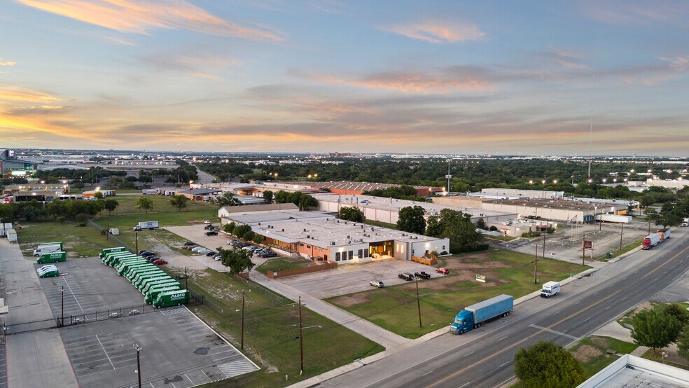 3363 E Commerce St, San Antonio, TX à louer - Photo de l’immeuble – Image 3 sur 47
