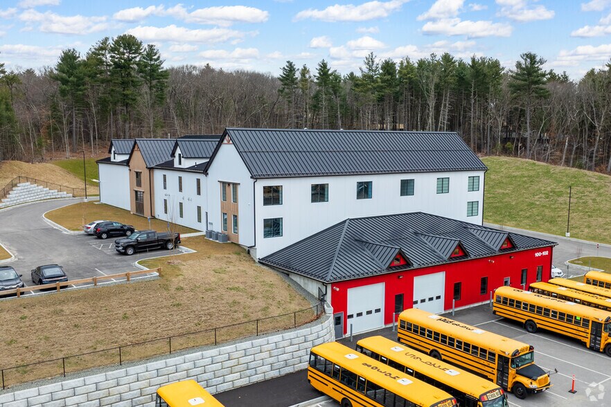 0 Panther Way, Franklin, MA à louer - Photo principale – Image 1 sur 11