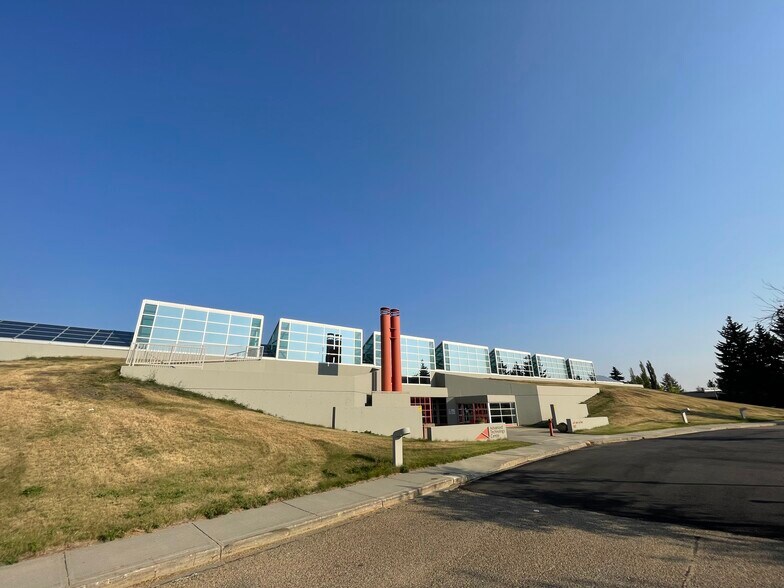 9650 20th Ave NW, Edmonton, AB à louer - Photo de l’immeuble – Image 2 sur 13