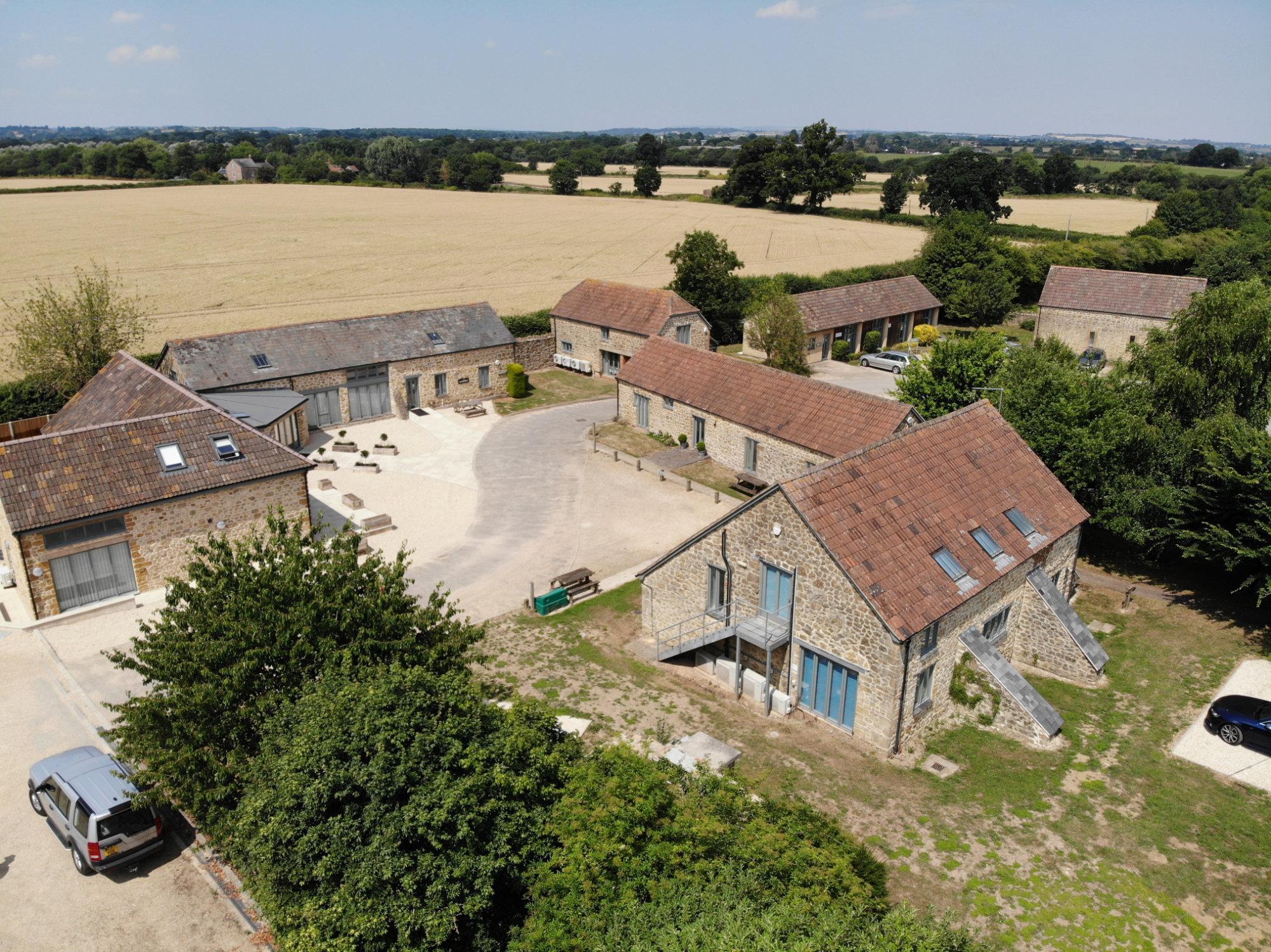 Bureau dans Ilminster à louer Photo de l’immeuble– Image 1 sur 7