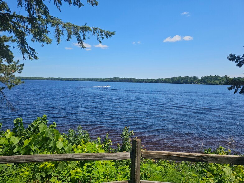 W770 Wind Song Ln, Park Falls, WI à vendre - Photo de l’immeuble – Image 2 sur 52