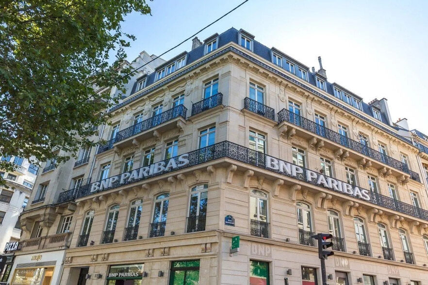 37 Avenue Des Champs Elysées, Paris à louer - Photo de l’immeuble – Image 1 sur 2