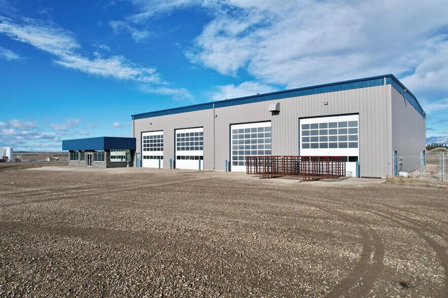 100-3 Street, Beaverlodge, AB à vendre - Photo de l’immeuble – Image 2 sur 44