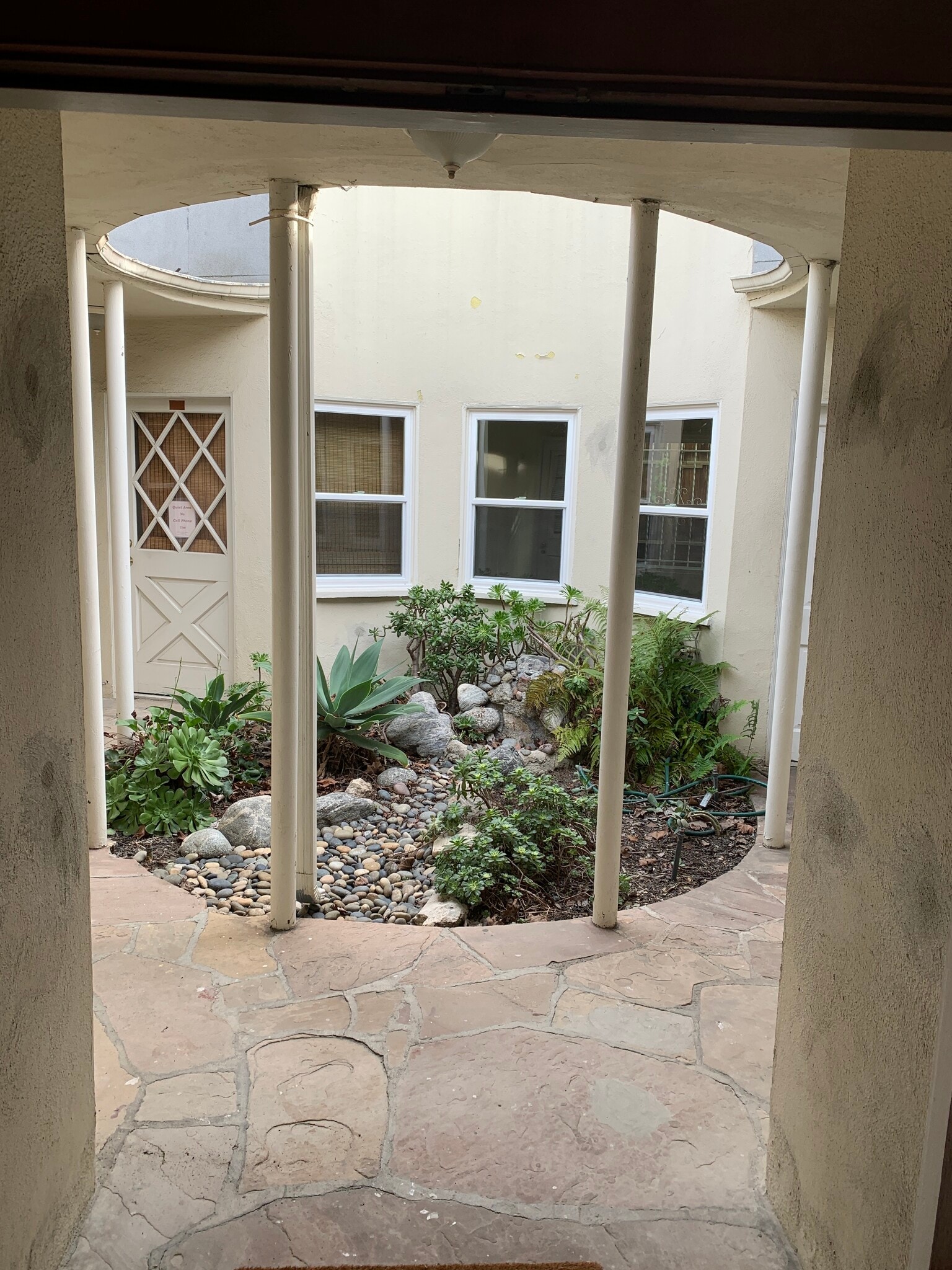 5880 San Vicente Blvd, Los Angeles, CA à louer Photo principale– Image 1 sur 6