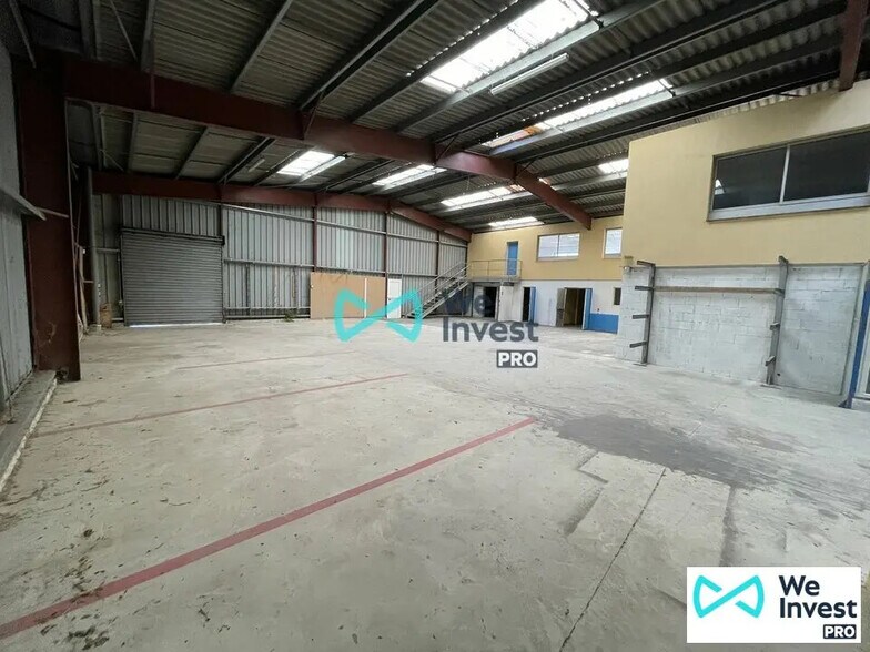 Local d'activités dans Muizon à vendre - Photo de l’immeuble – Image 3 sur 7