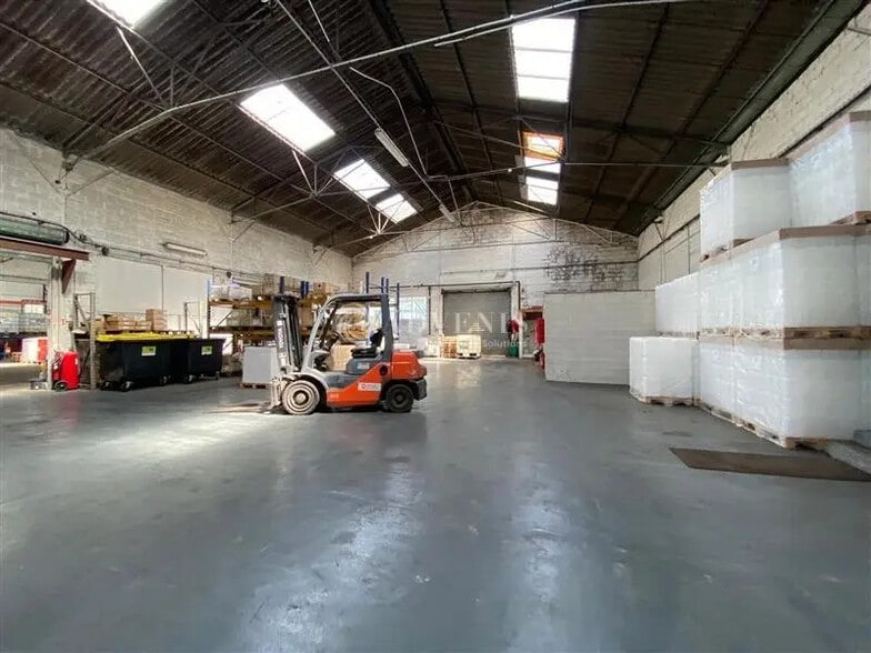 Local d'activités dans Brie-Comte-Robert à vendre - Photo intérieure – Image 3 sur 6