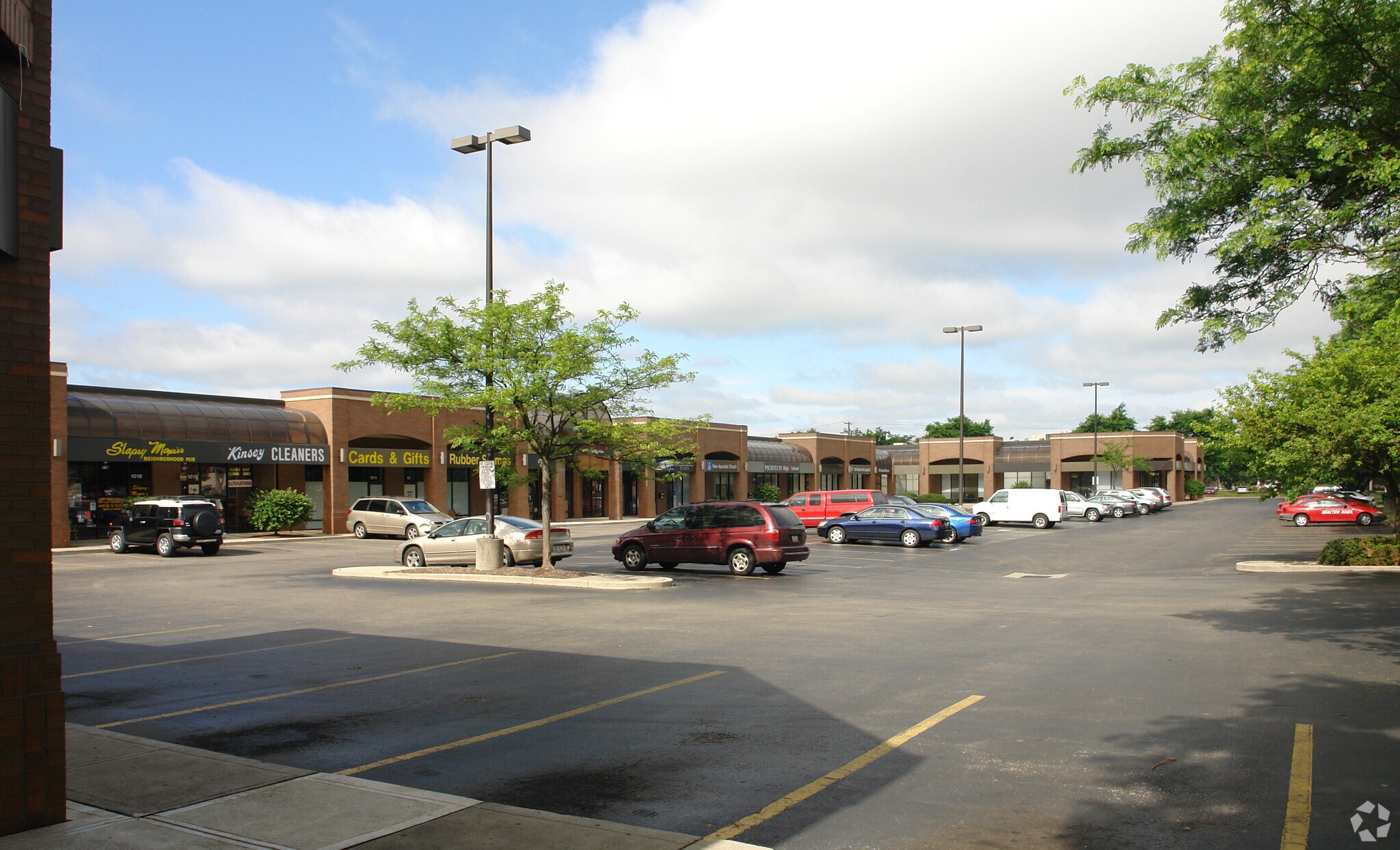 975-1045 Mediterranean Ave, Columbus, OH à louer Photo de l’immeuble– Image 1 sur 5