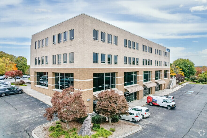 410 N Cedar Bluff Rd, Knoxville, TN à louer - Photo de l’immeuble – Image 2 sur 12
