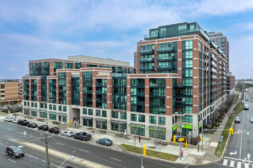 11 Tippett Rd, Toronto, ON à vendre - Photo principale – Image 1 sur 12
