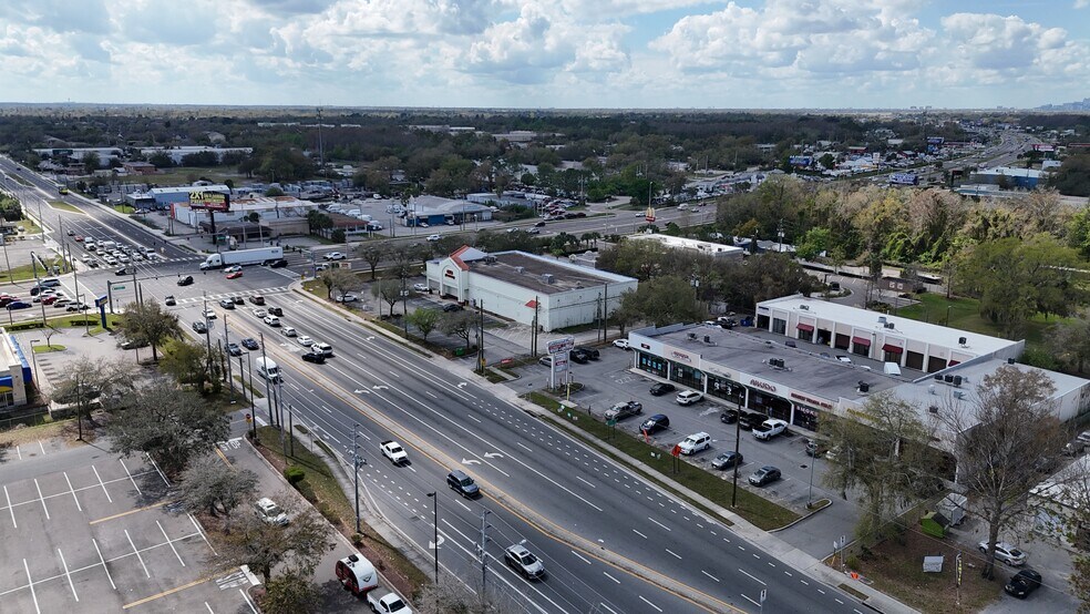 1652-1704 N Goldenrod Rd, Orlando, FL à vendre - Photo de l’immeuble – Image 3 sur 12