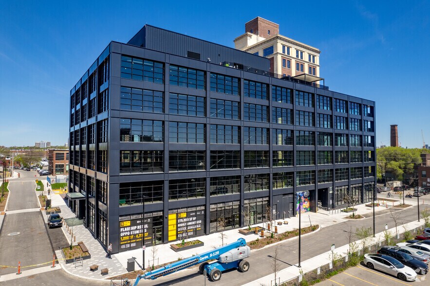 150 Sterling Rd, Toronto, ON à louer - Photo principale – Image 1 sur 5