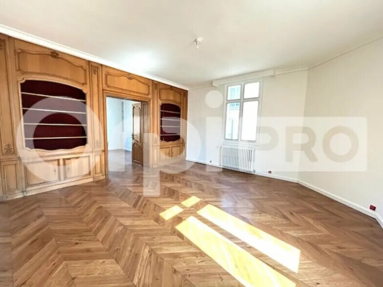 Bureau dans Beauvais à louer - Photo intérieure – Image 2 sur 5