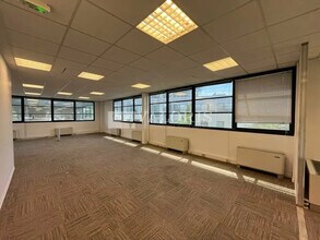 Bureau dans Aix-en-Provence à louer Photo intérieure– Image 2 sur 9