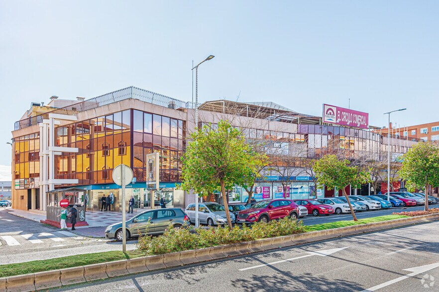 Avenida de la Constitución, 88, Torrejón de Ardoz, Madrid à louer - Photo de l’immeuble – Image 2 sur 4