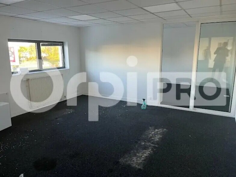 Bureau dans Périgny à louer - Photo intérieure – Image 3 sur 3