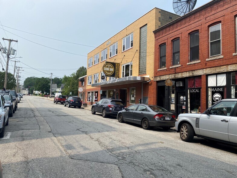 12 Washington St, Biddeford, ME à vendre - Photo de l’immeuble – Image 1 sur 11