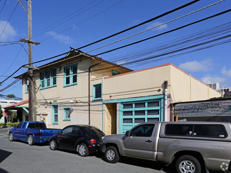 894 Queen St, Honolulu, HI à louer - Photo de l’immeuble – Image 2 sur 28