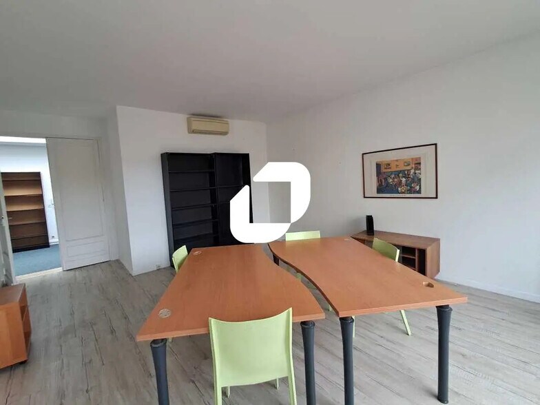 Bureau dans Bordeaux à louer - Photo de l’immeuble – Image 3 sur 17