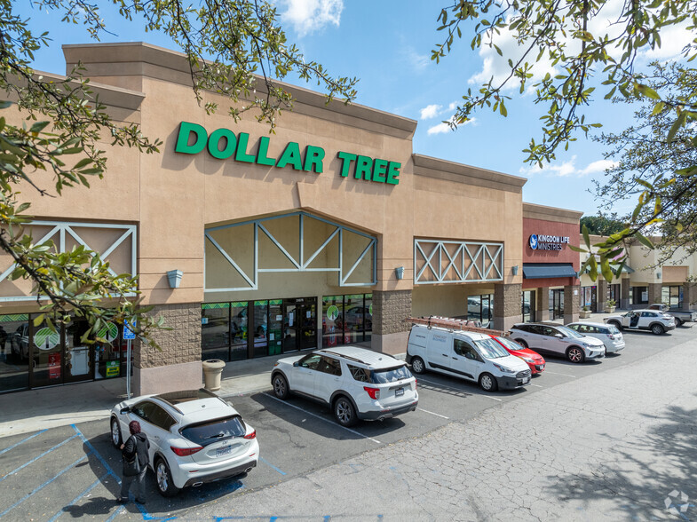 Castaic Village Center portefeuille de 2 biens à vendre sur LoopNet.fr - Photo principale – Image 1 sur 4