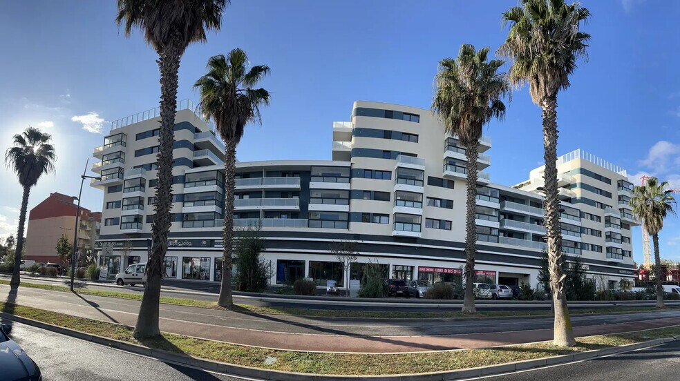 Local commercial dans CANET-EN-ROUSSILLON à louer - Photo de l’immeuble – Image 2 sur 3