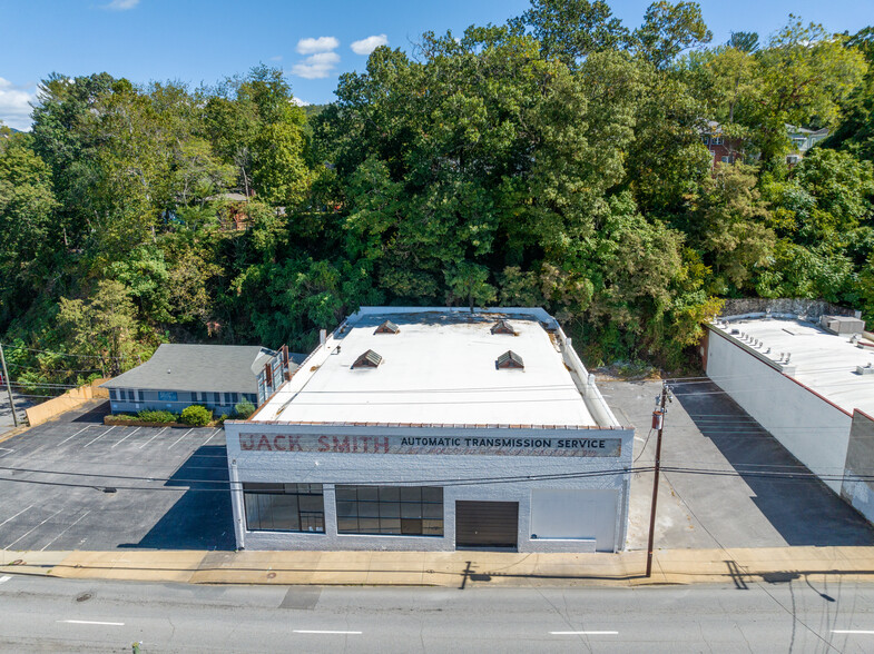 248 Biltmore Ave, Asheville, NC à louer - Photo de l’immeuble – Image 2 sur 8