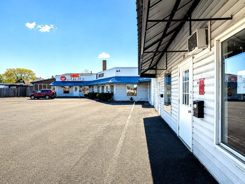 1155 Mohawk St, Utica, NY à vendre - Photo de l’immeuble – Image 2 sur 12