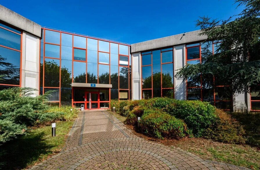 Bureau dans Gennevilliers à louer - Photo de l’immeuble – Image 2 sur 7