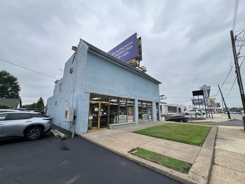 101 E Township Line Rd, Upper Darby, PA à vendre - Photo de l’immeuble – Image 2 sur 19