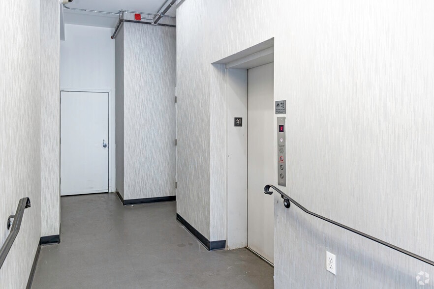 2918 Third Ave, Bronx, NY à louer - Hall d’entrée – Image 3 sur 17