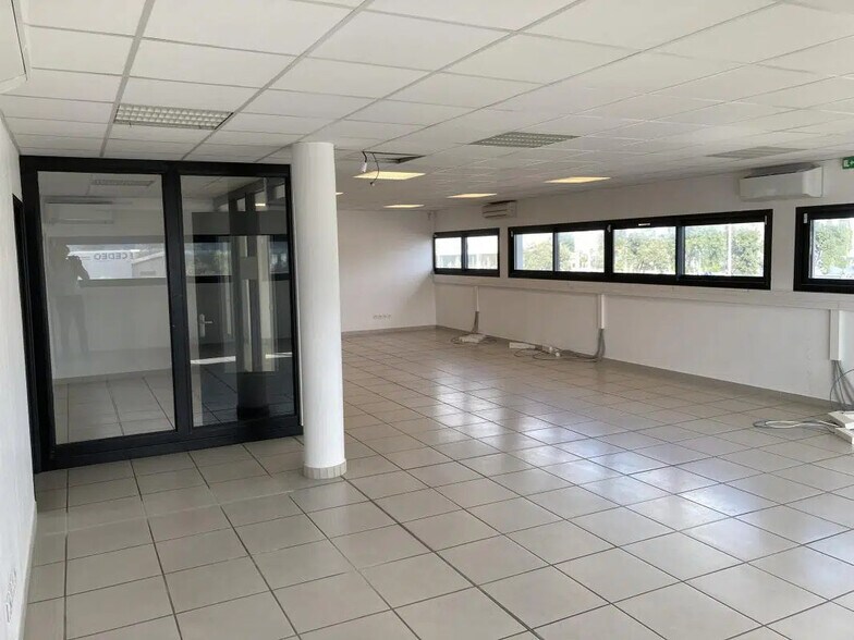 Bureau dans Six-Fours-les-Plages à louer - Photo de l’immeuble – Image 2 sur 5