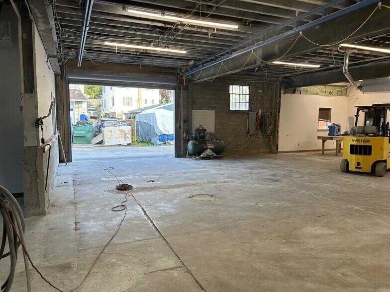 145 N Ridge Ave, Ambler, PA à louer - Photo intérieure – Image 3 sur 11